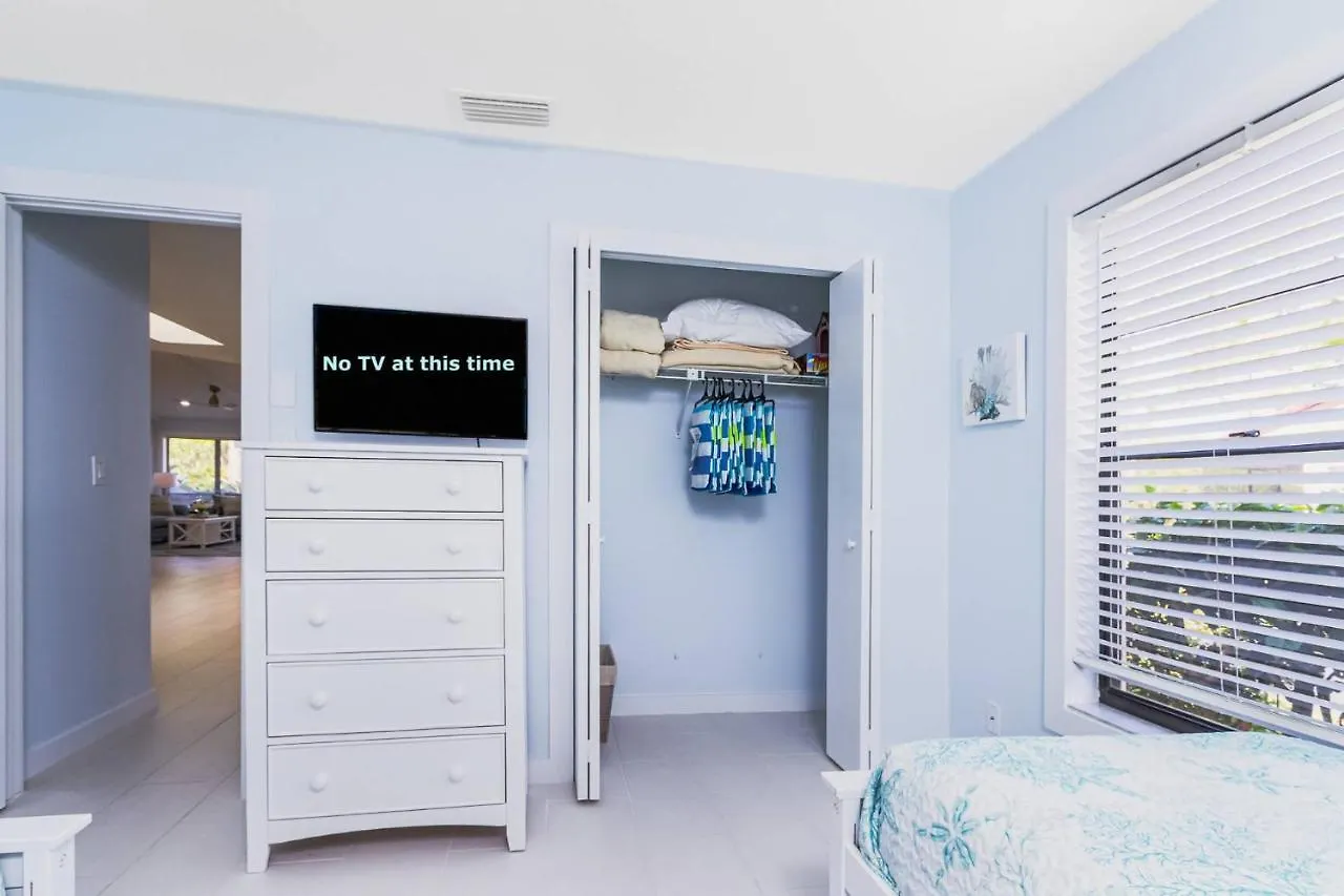 Yellow Pine Duplex Close To Pool & Tennis Holiday home Sarasota