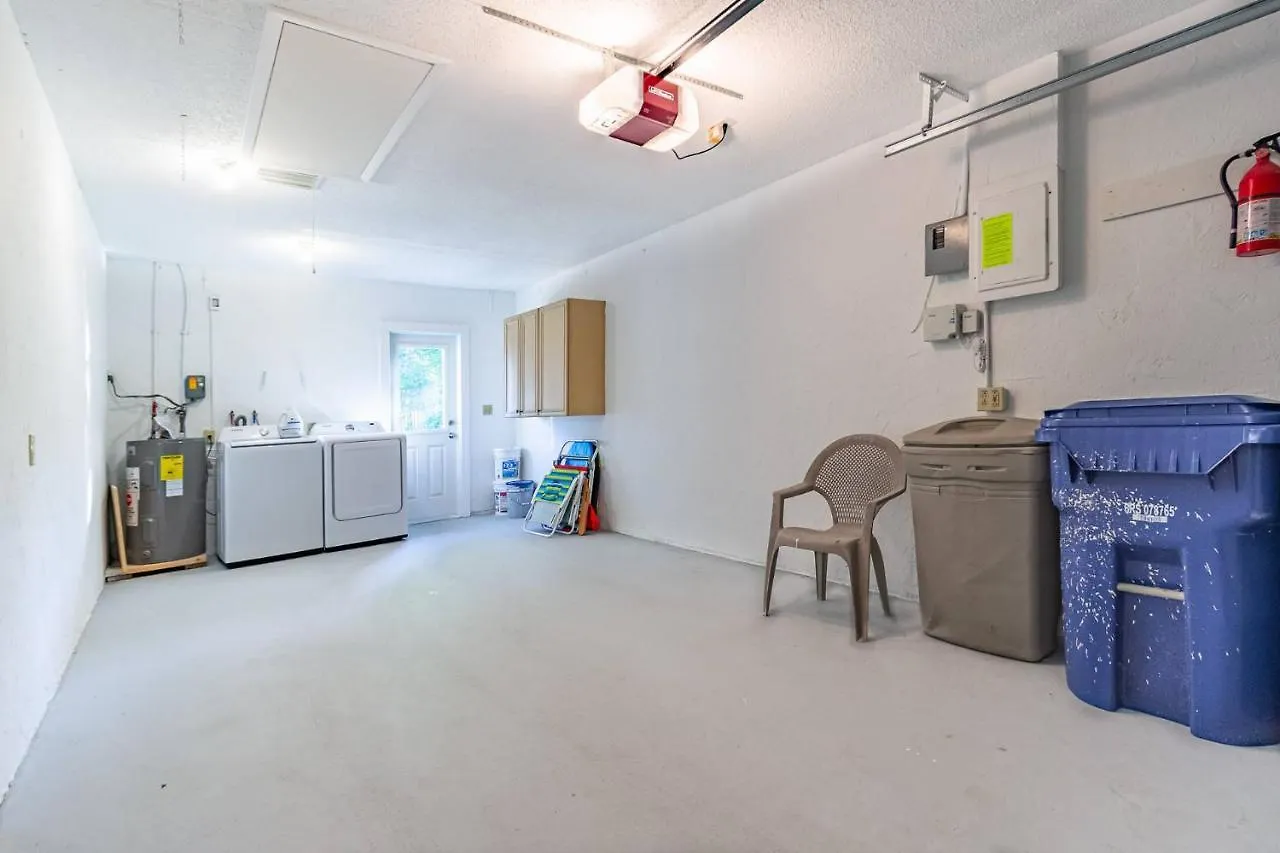 Quaint In A South Neighborhood * Sarasota