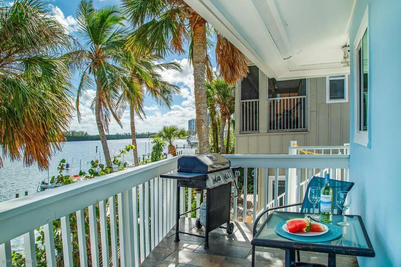 Coastal Breeze Siesta Pelican 
