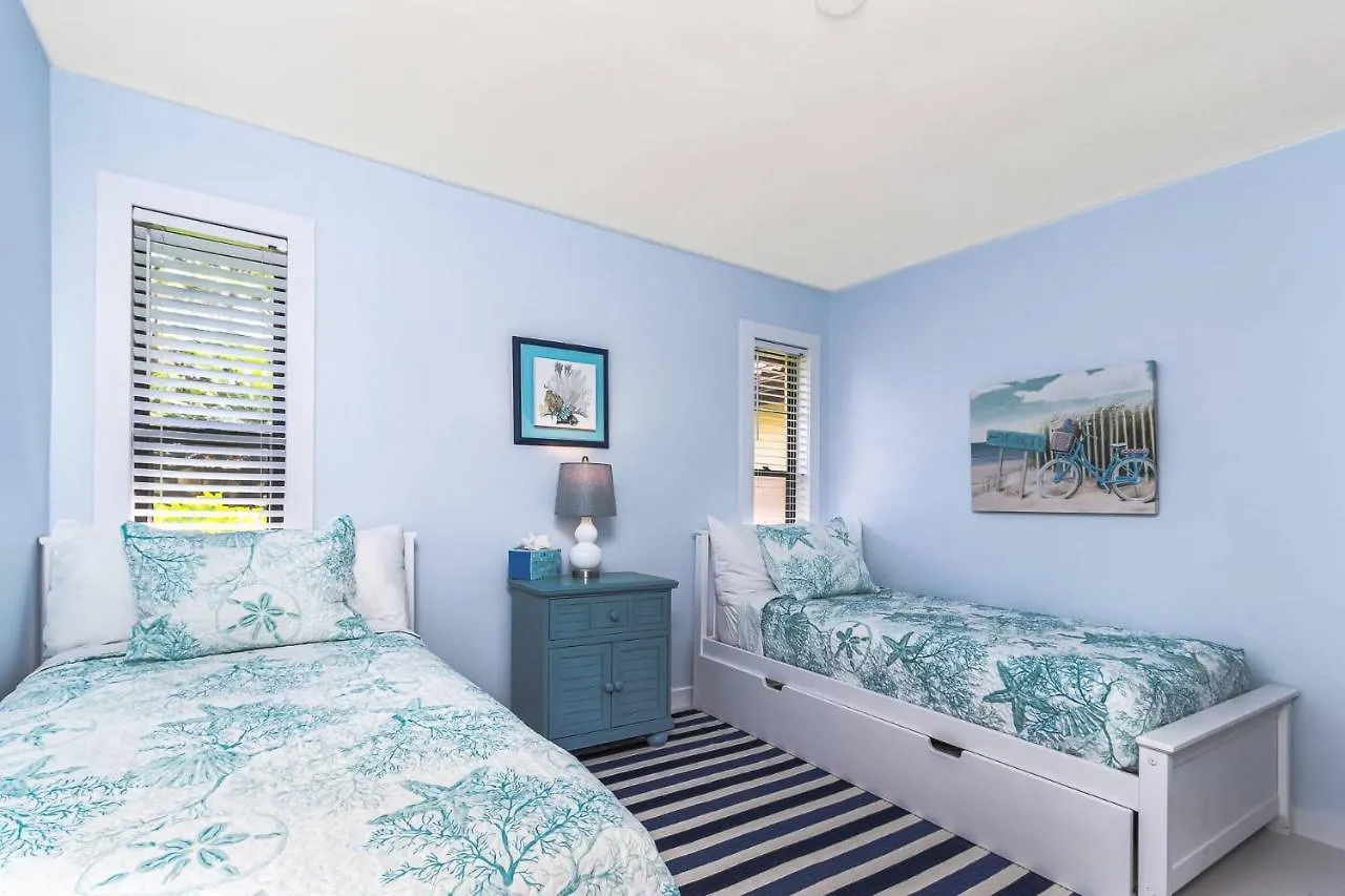 Yellow Pine Duplex Close To Pool & Tennis Holiday home
