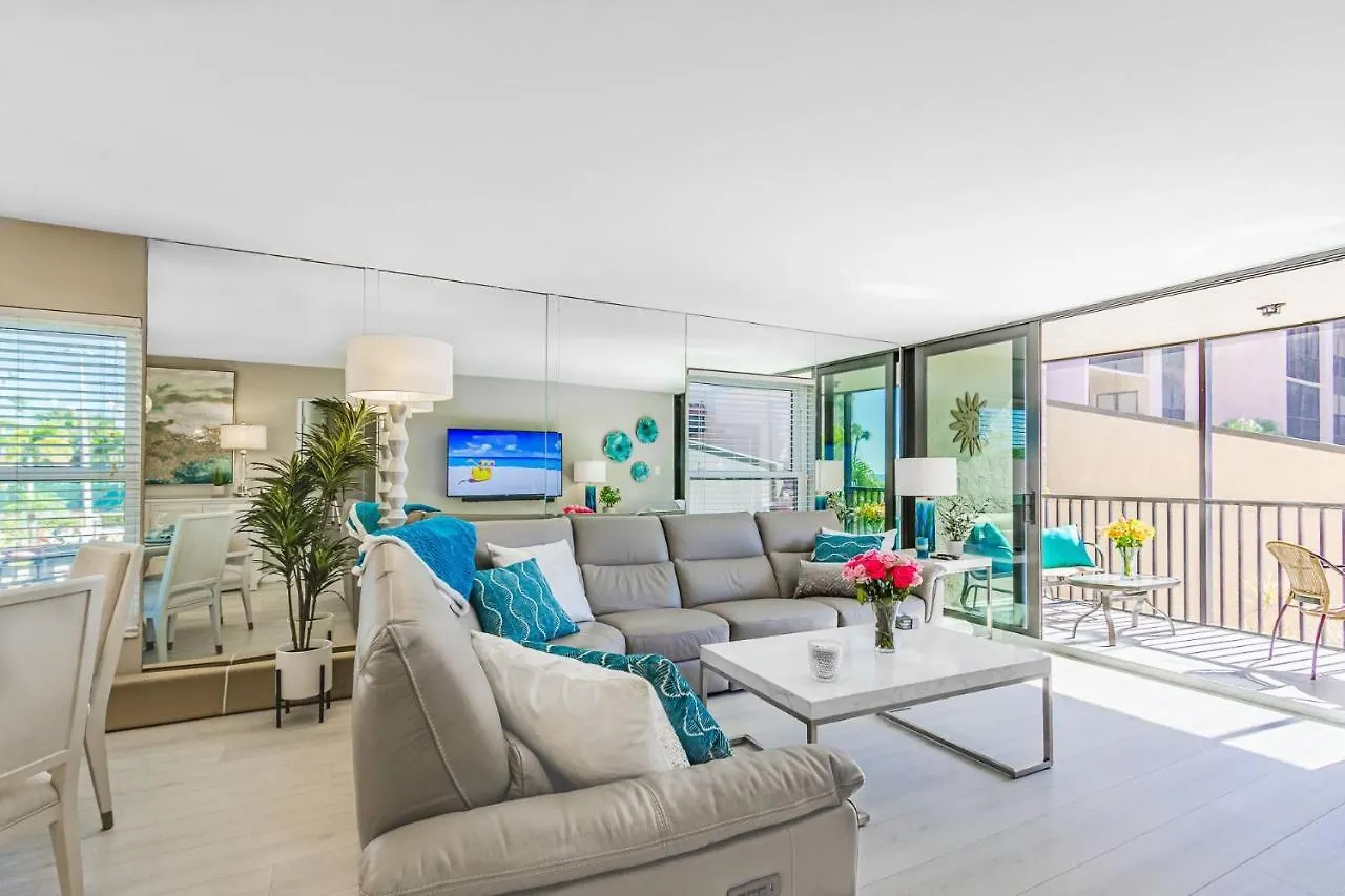 Siesta Breakers On Crescent Holiday home *