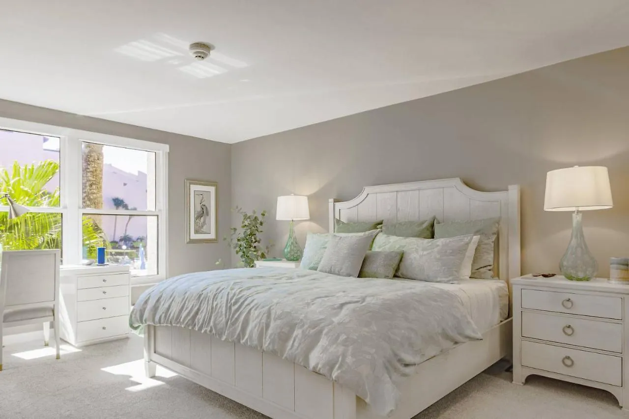 Siesta Breakers On Crescent Holiday home *