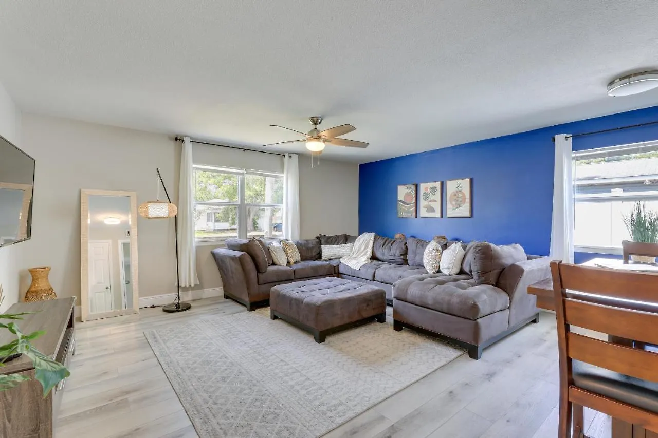 Coastal Minutes To Beach! Apartment Sarasota
