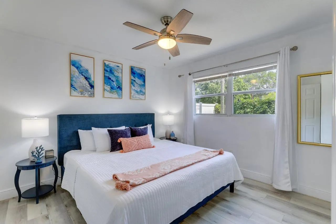 Coastal Minutes To Beach!