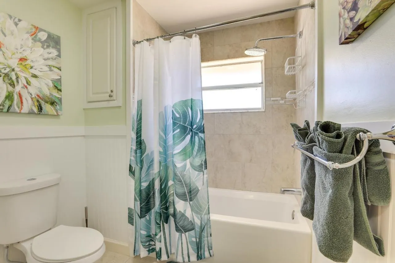 House With Private Pool - 4 Mi To Beach!
