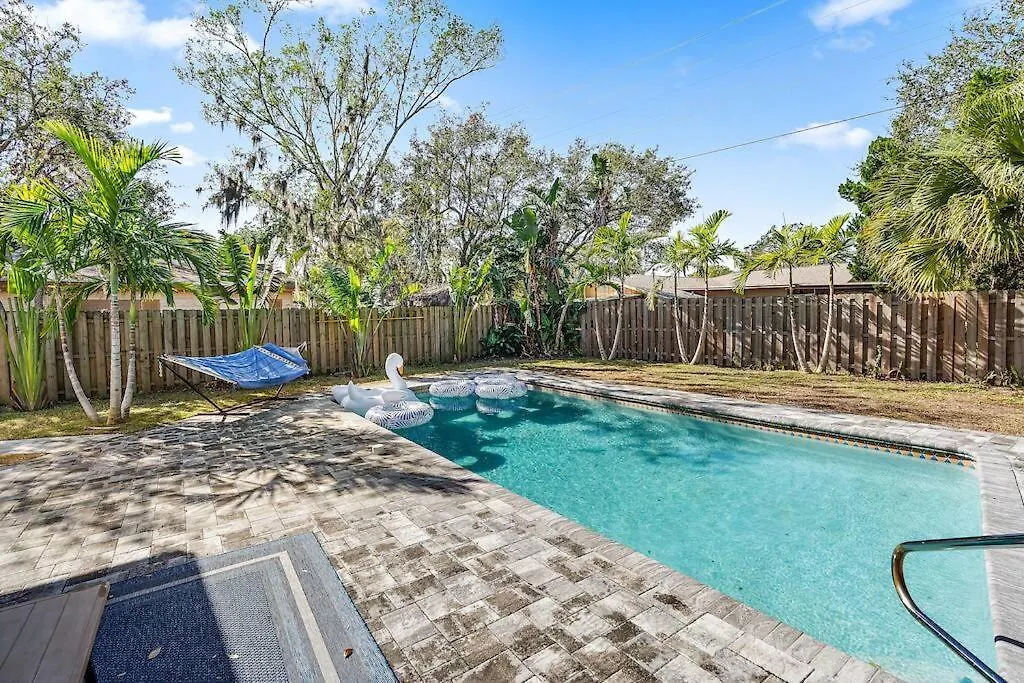 Holiday home Florida Getaway With Backyard Pool Oasis