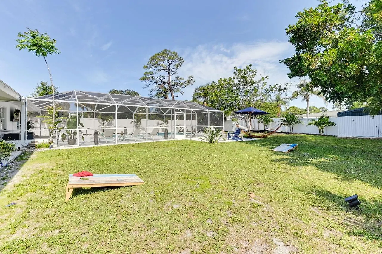 Sunny With Pool Near Siesta Key Beach! Sarasota