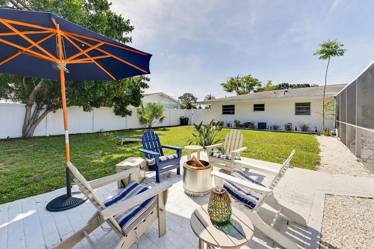 Holiday home Sunny With Pool Near Siesta Key Beach!