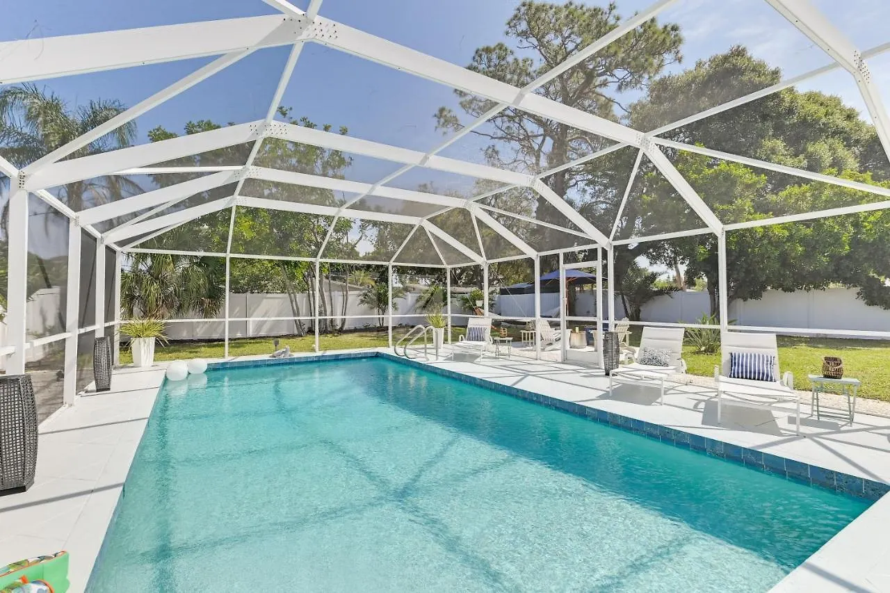 Sunny With Pool Near Siesta Key Beach! *