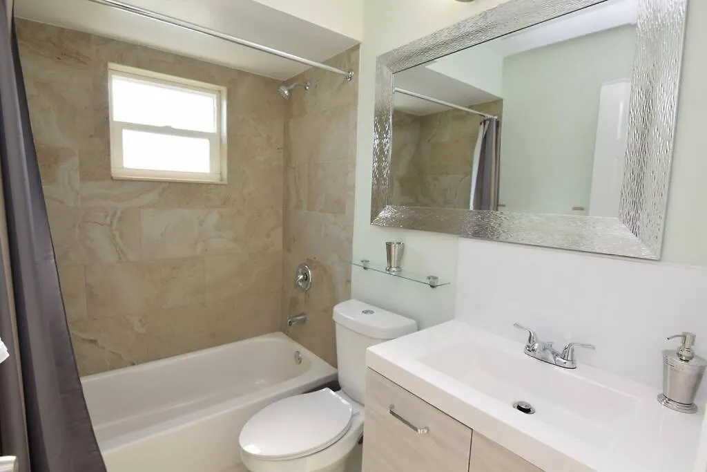 New England 3bd 2bt Heated Pool Close To Siesta