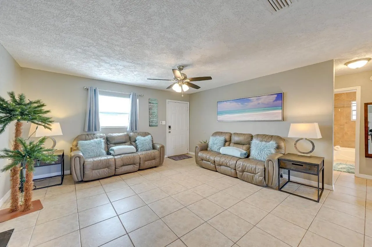 Holiday home Dog-friendly With Yard About 6 Miles To The Beach!