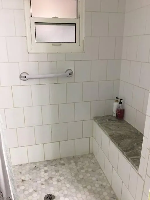 Holiday home One Bed Near Beaches And Downtown