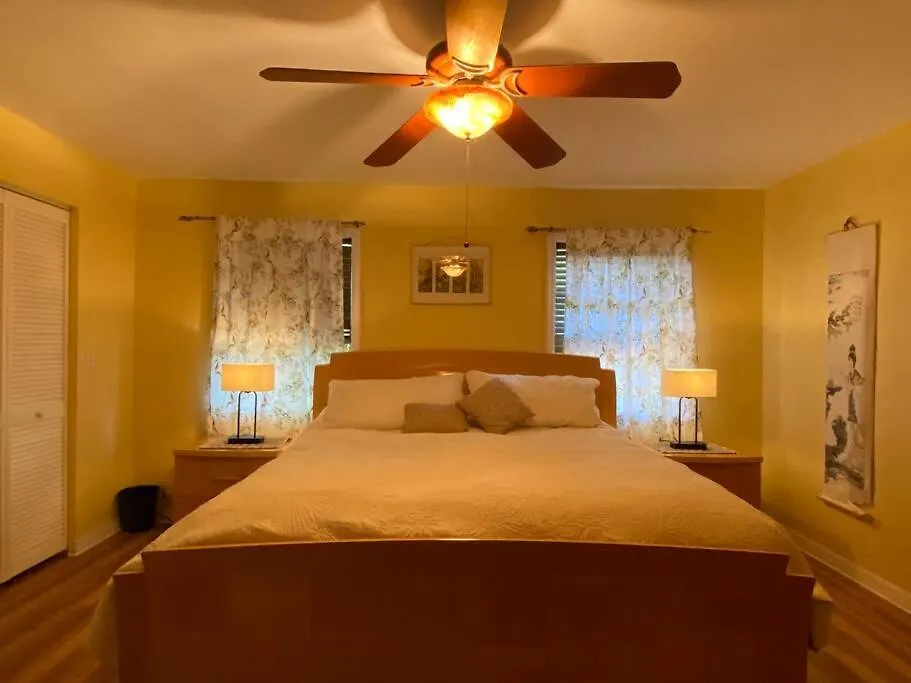One Bed Near Beaches And Downtown