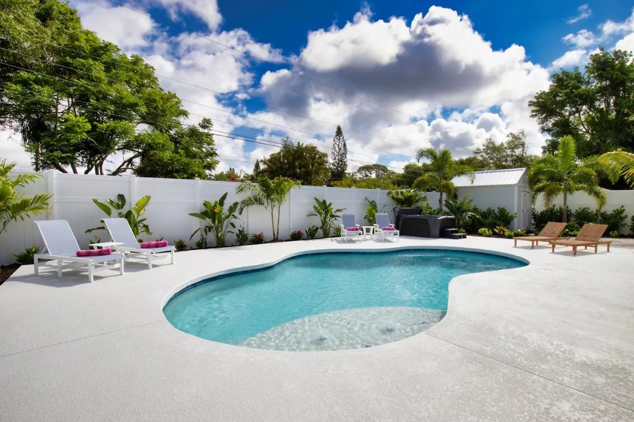 Holiday home Tropical Oasis, Heated Pool, Hot Tub, Near Siesta Key