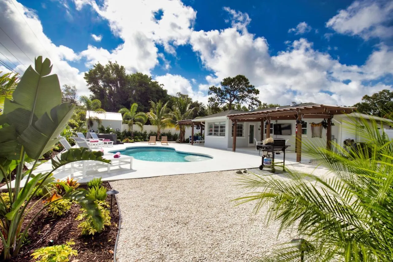Holiday home Tropical Oasis, Heated Pool, Hot Tub, Near Siesta Key *