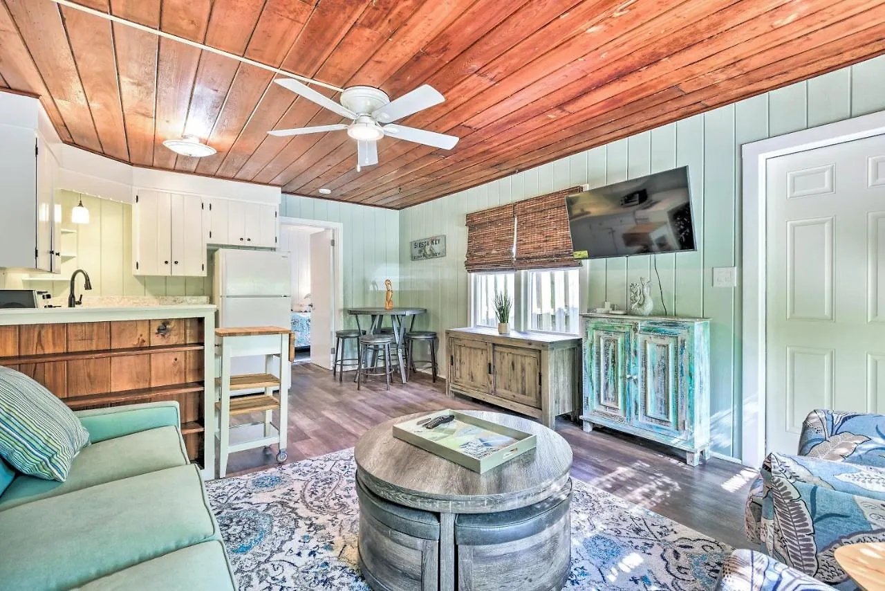Siesta Key Couples Escape - Walk To Beaches! *