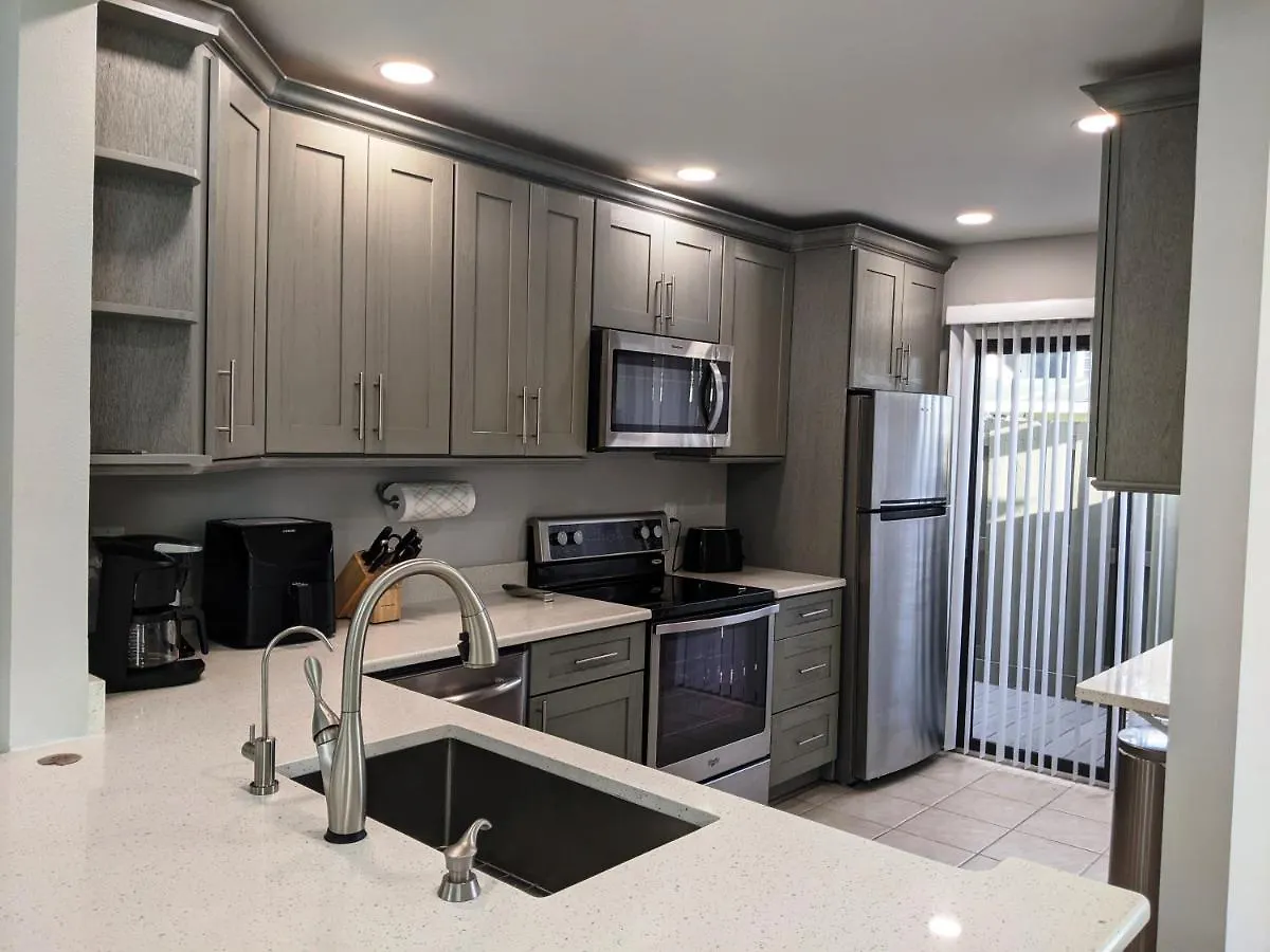 Lovely 2 Bedroom With A Pool! * Sarasota