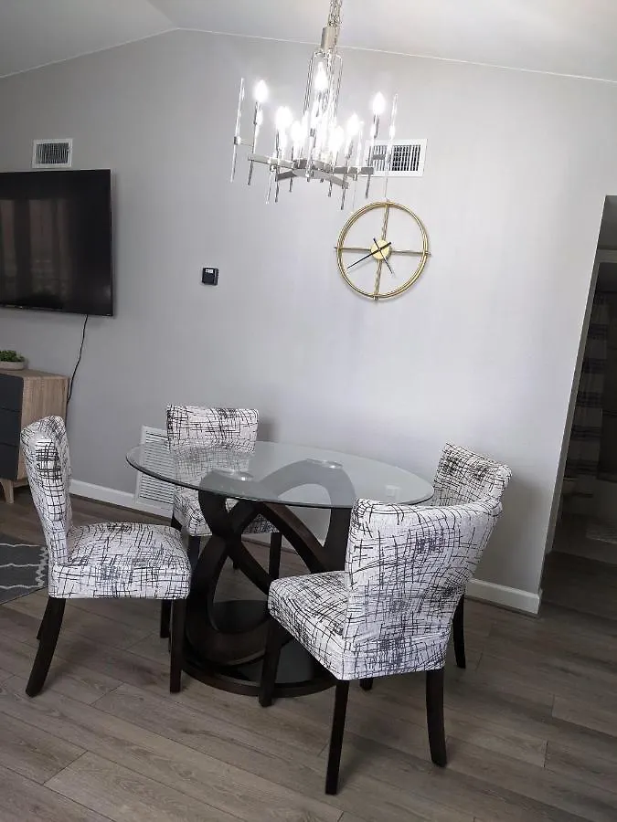 Lovely 2 Bedroom With A Pool! * Sarasota