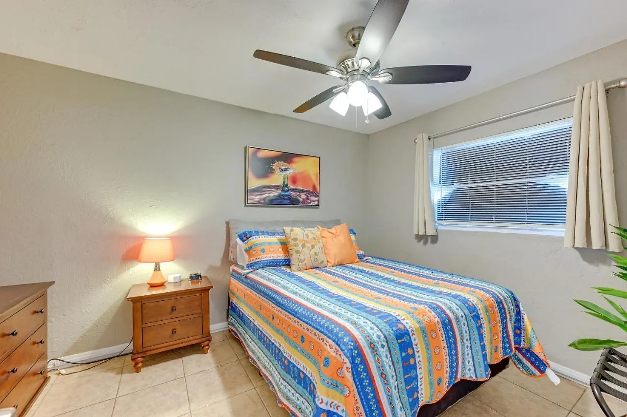 Dog-friendly With Yard About 6 Miles To The Beach!