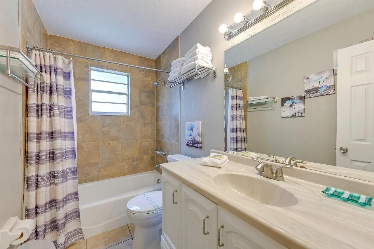 Holiday home Dog-friendly With Yard About 6 Miles To The Beach!