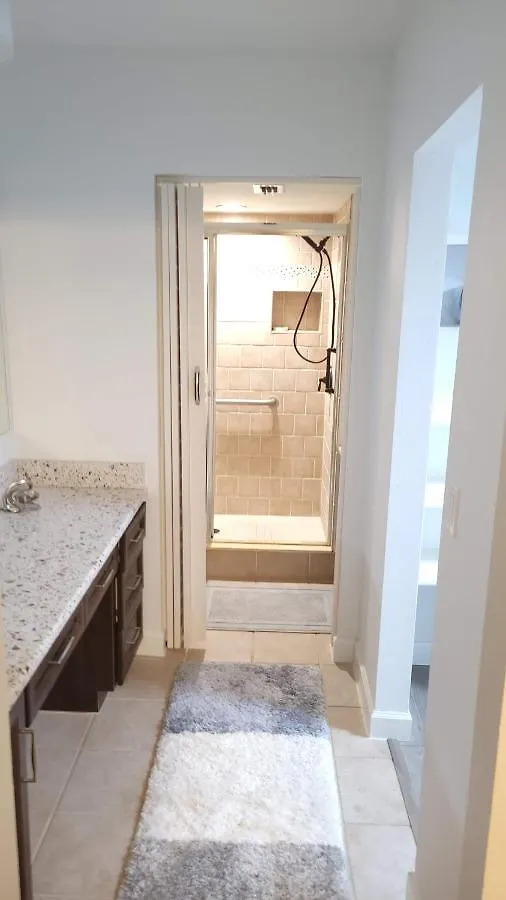 Lovely 2 Bedroom With A Pool!