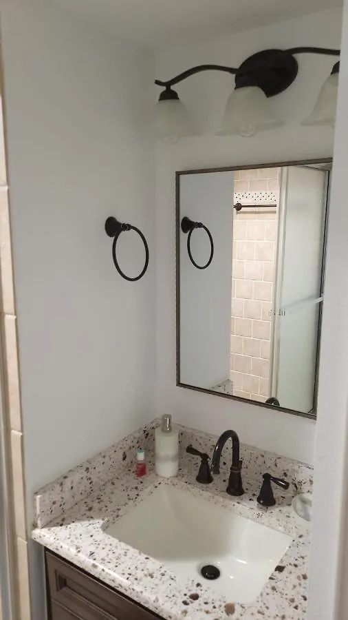 Lovely 2 Bedroom With A Pool! Apartment Sarasota