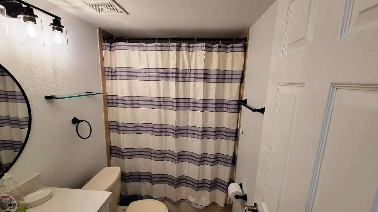 Lovely 2 Bedroom With A Pool!