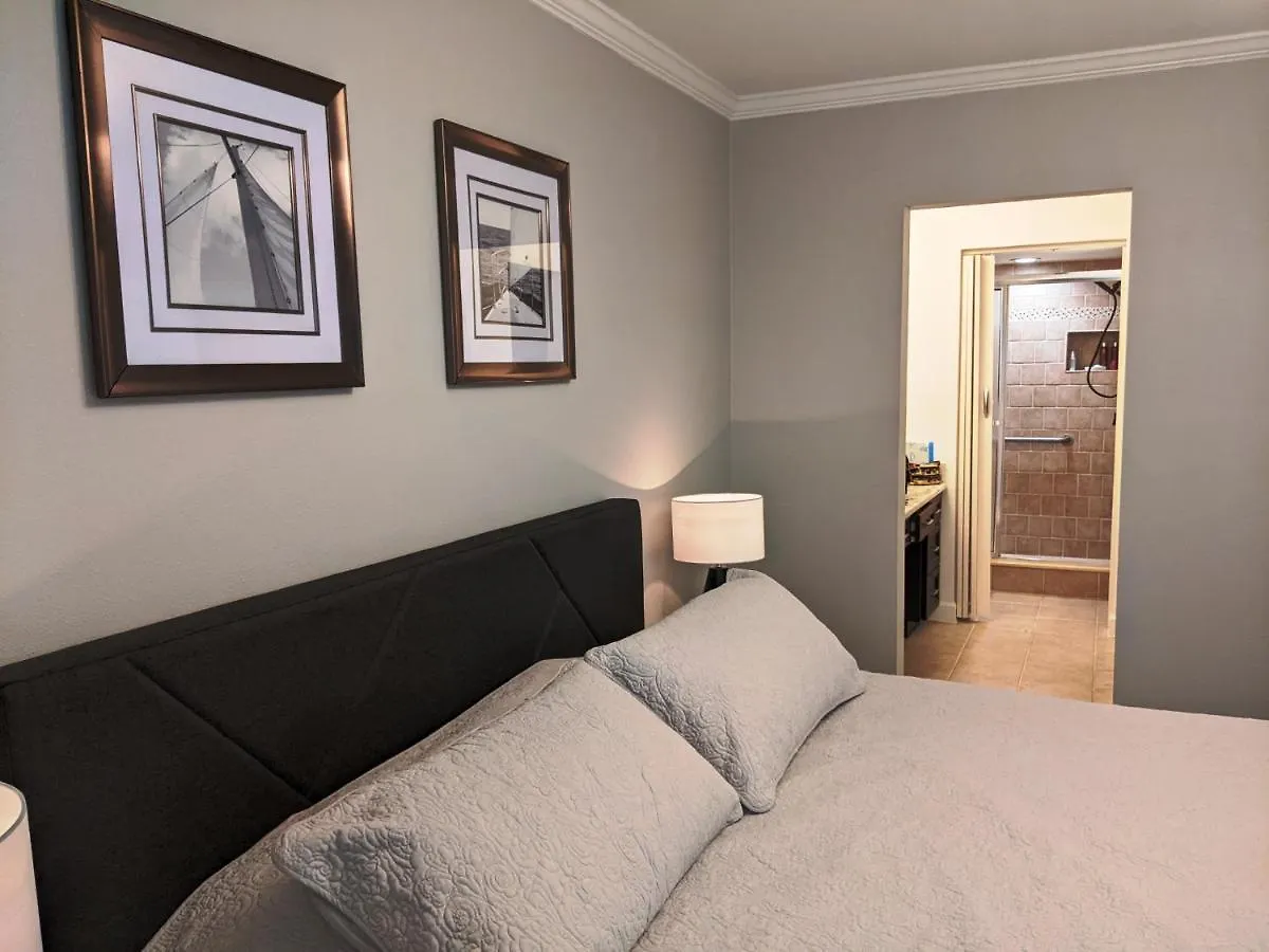 Lovely 2 Bedroom With A Pool! * Sarasota