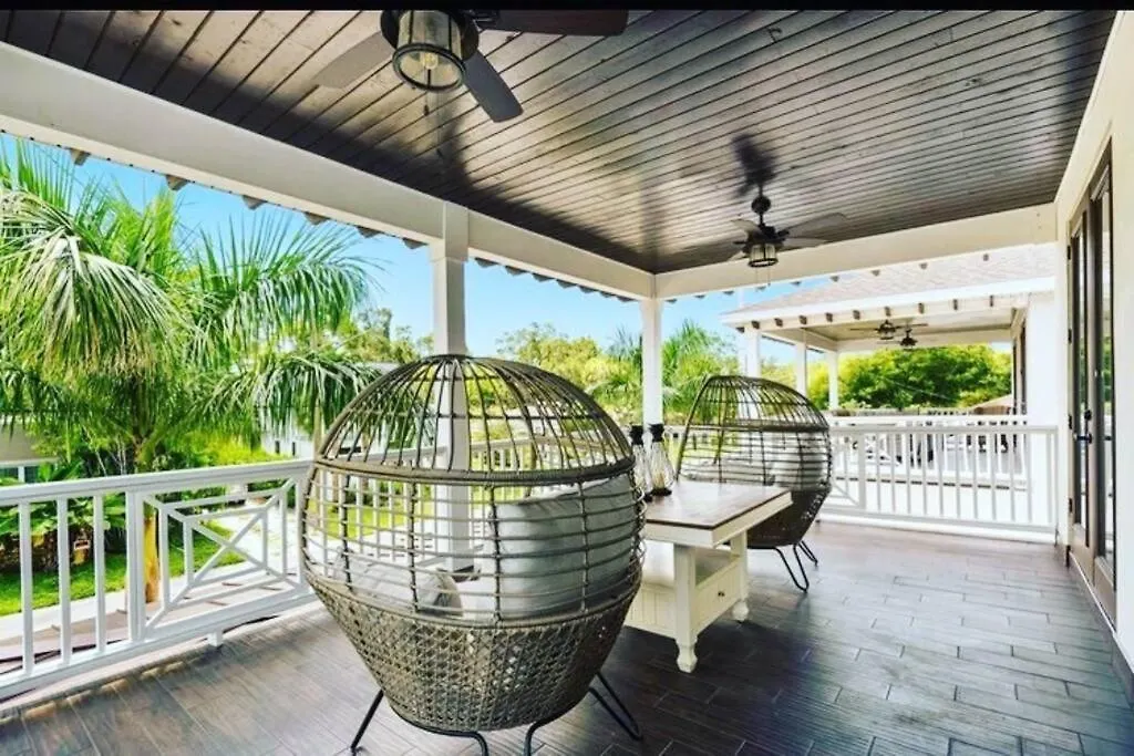 Downtown Pet-friendly @ The Park Home-635 Sarasota