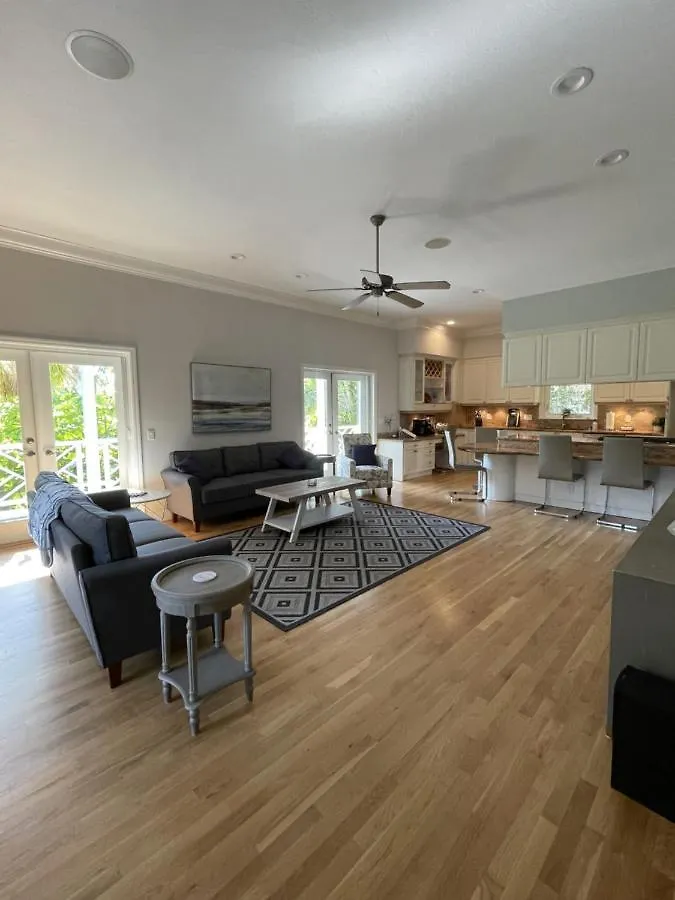 Your Personal Resort-7br, Pool, Tennis, Boating & Holiday home *