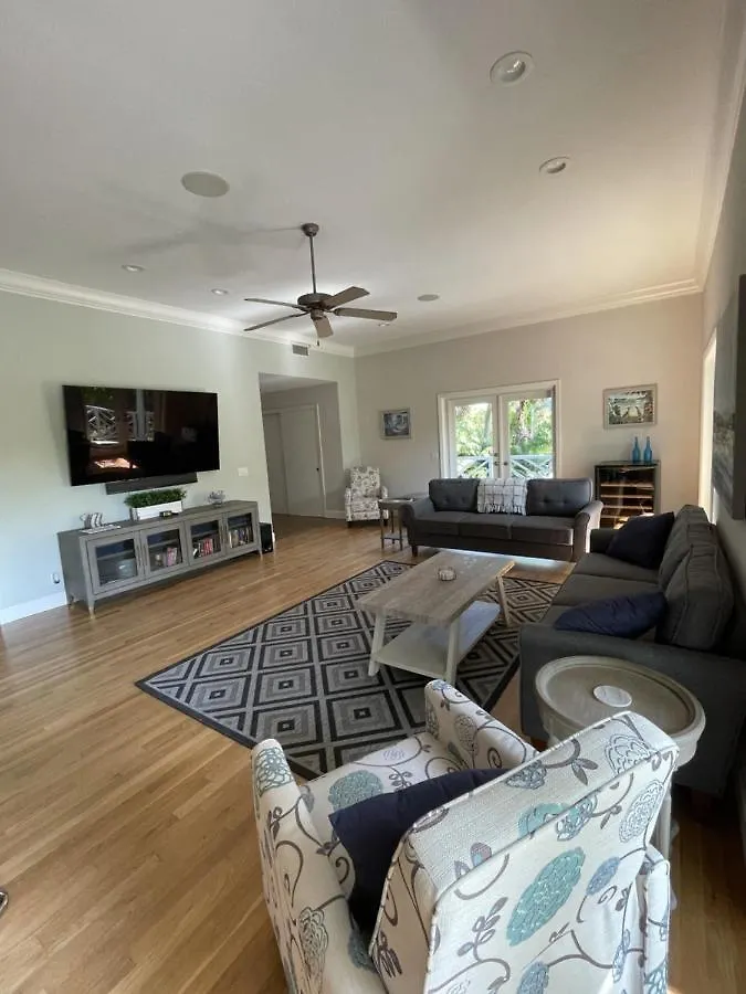 Holiday home Your Personal Resort-7br, Pool, Tennis, Boating & Sarasota