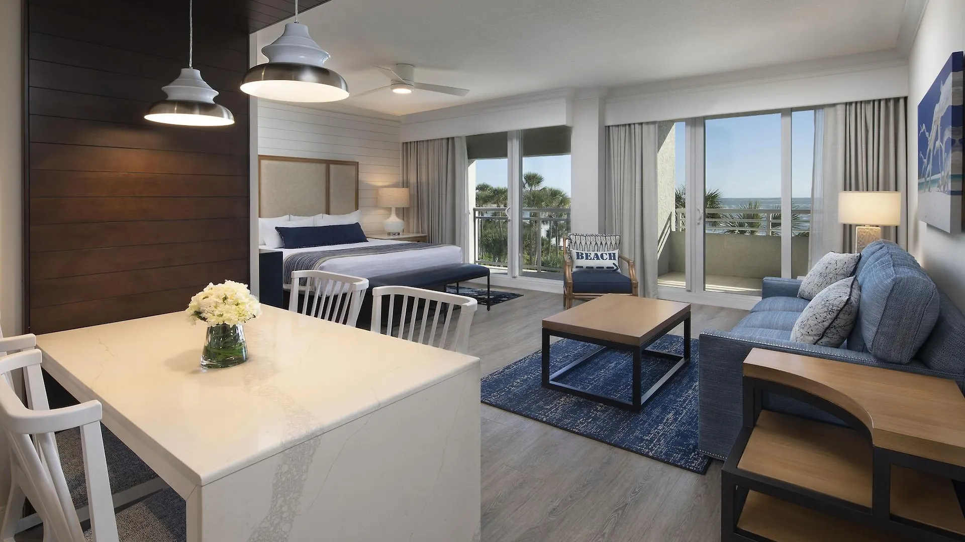 At Club 4* Longboat Key
