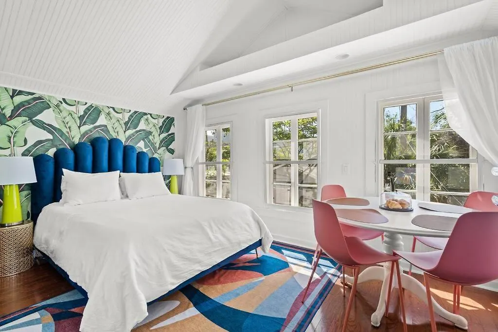 The Julia Place Carriage House Holiday home *