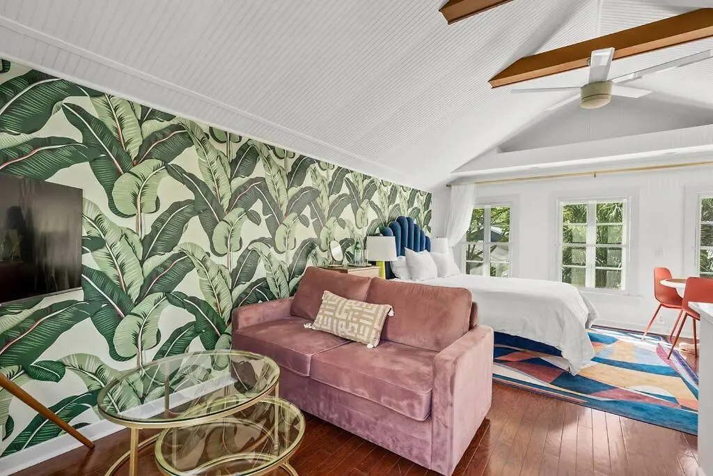The Julia Place Carriage House Holiday home *