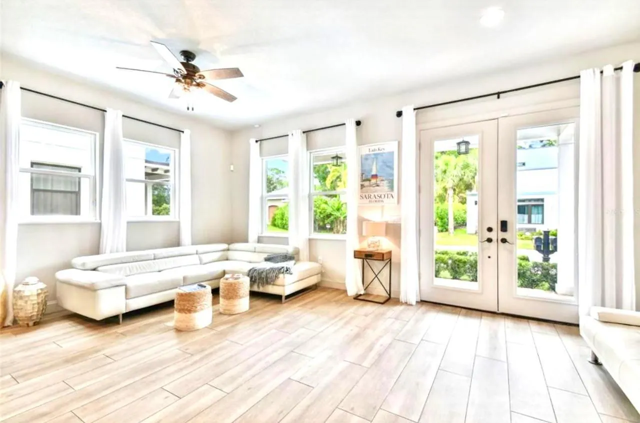 Holiday home Beach-town Pet-friendly Downtown @ 10 Acre Park-629