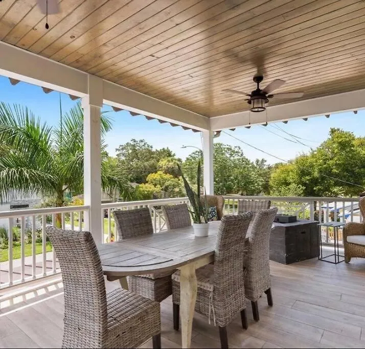Beach-town Pet-friendly Downtown @ 10 Acre Park-629