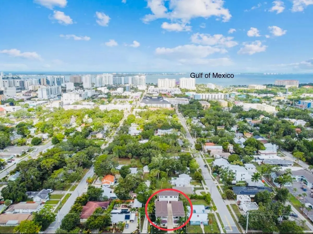 Beach-town Pet-friendly Downtown @ 10 Acre Park-629 * Sarasota