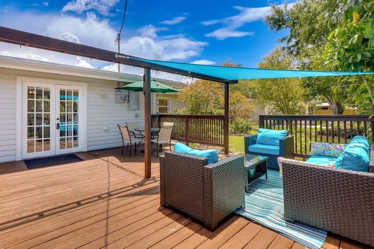 Charming With Deck, 3 Mi To Beaches! *