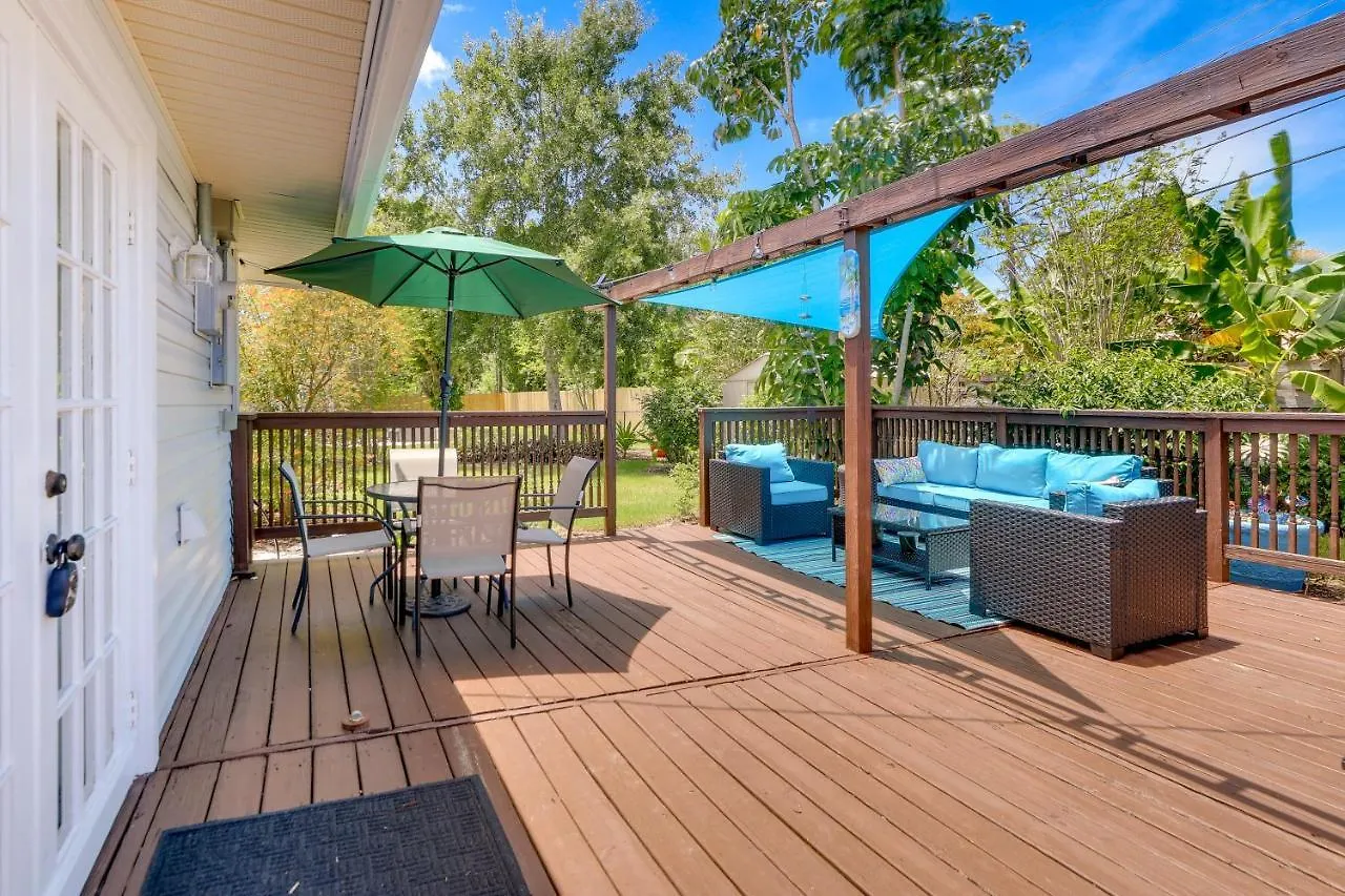 Charming With Deck, 3 Mi To Beaches!