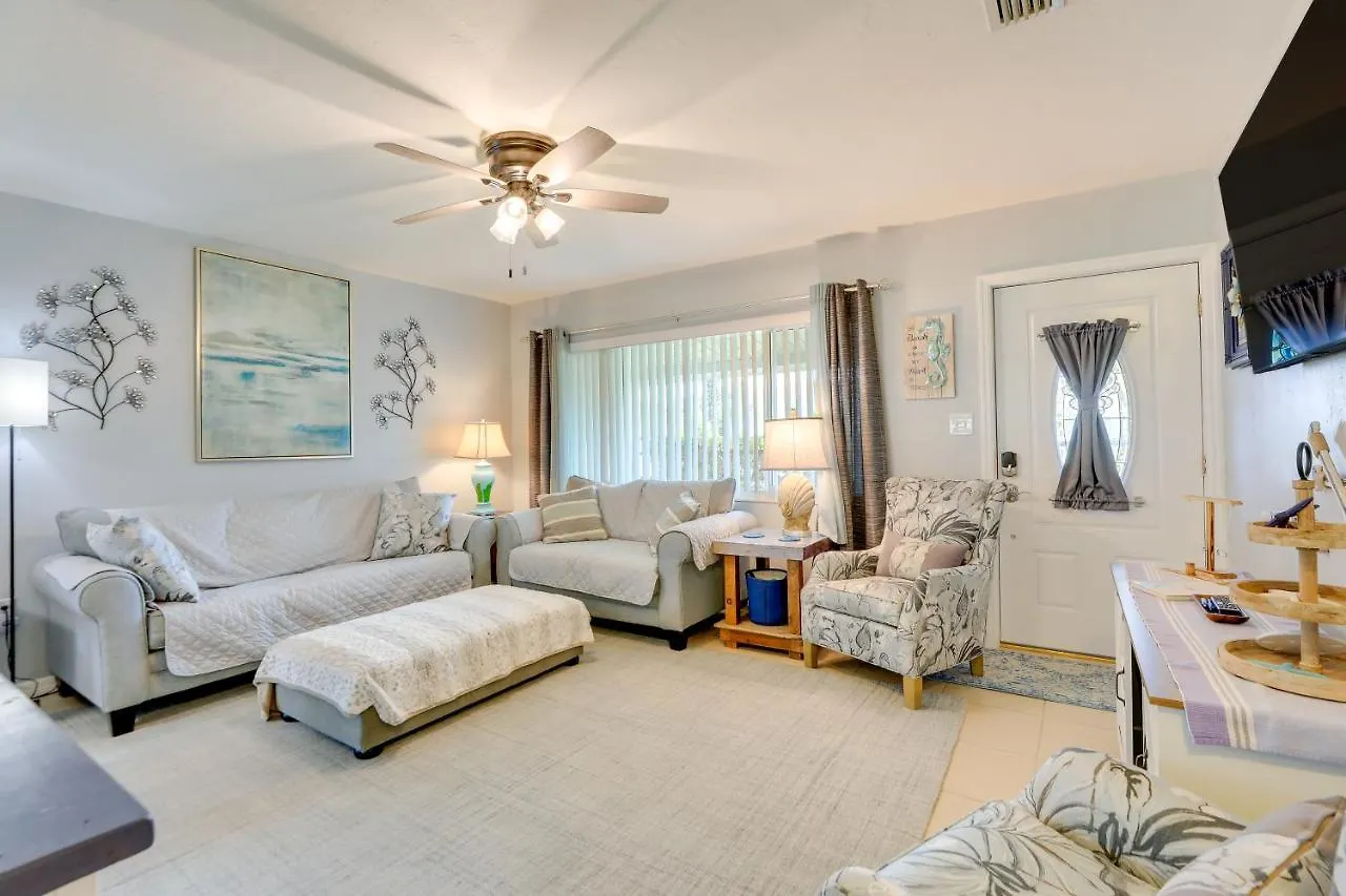 Charming With Deck, 3 Mi To Beaches! * Sarasota