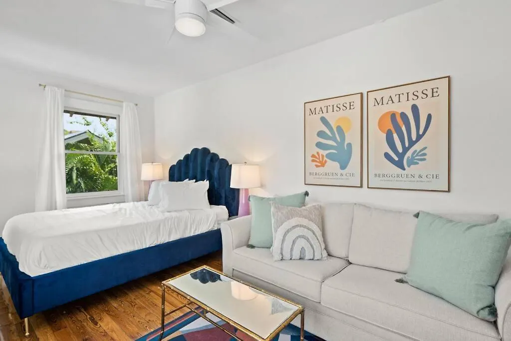 Julia Place Holiday home