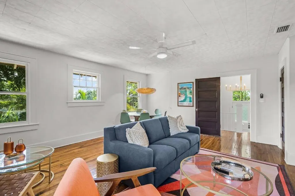 Julia Place * Sarasota megye