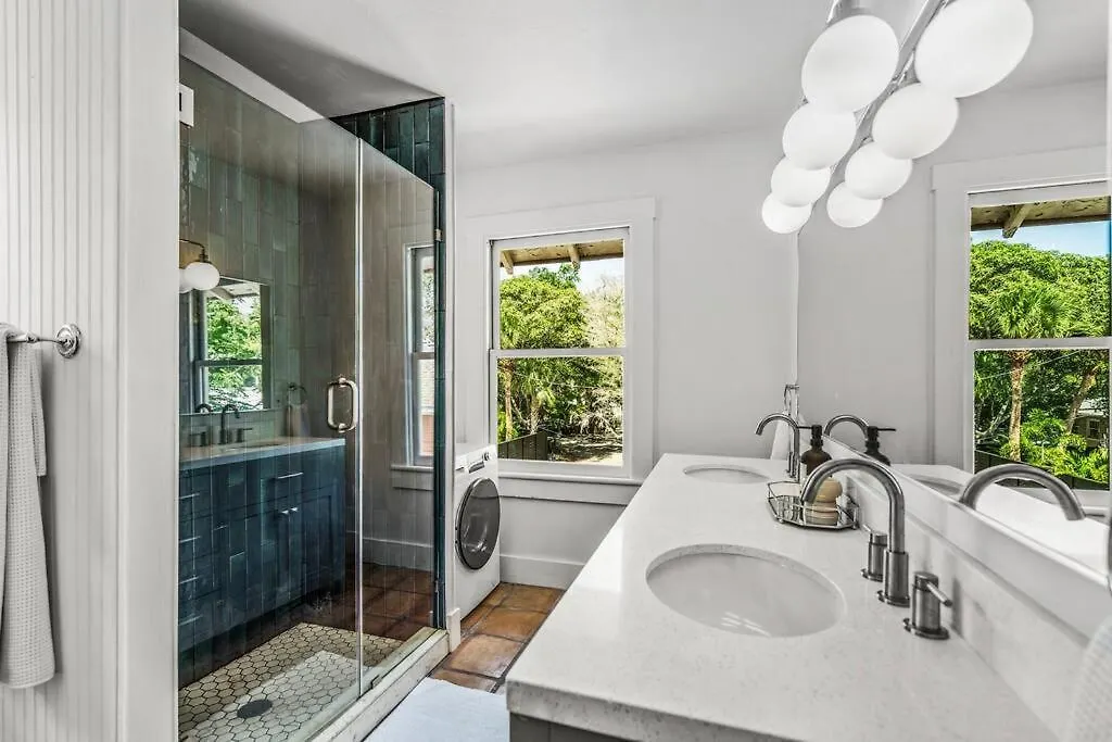 Julia Place Holiday home *
