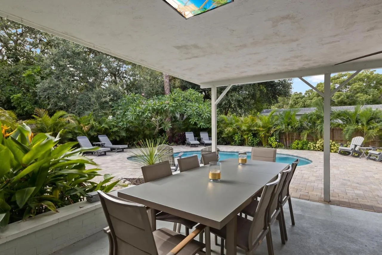 Ventana Rosa - 1905 * Sarasota
