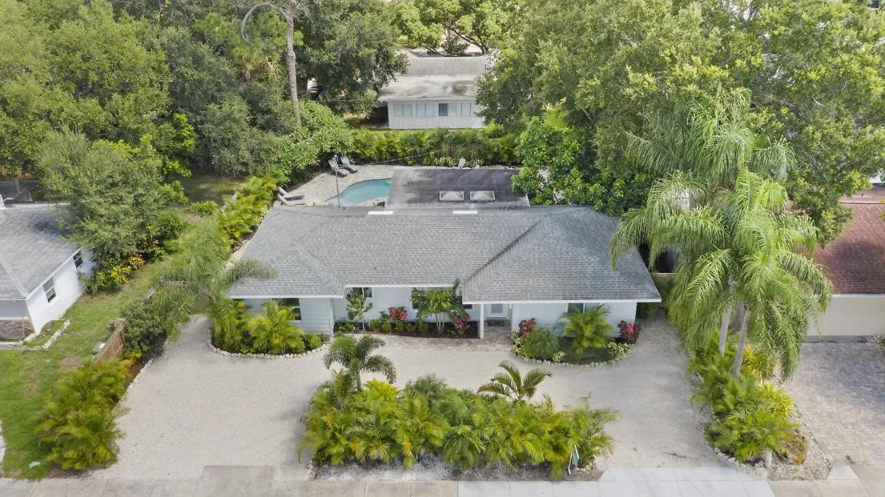 Ventana Rosa - 1905 Sarasota