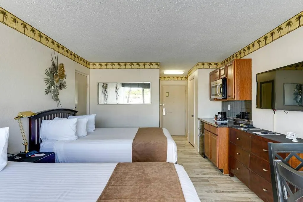Apartment Waterfront, Pool, Tiki Bar & Grill, Gym, Location! *