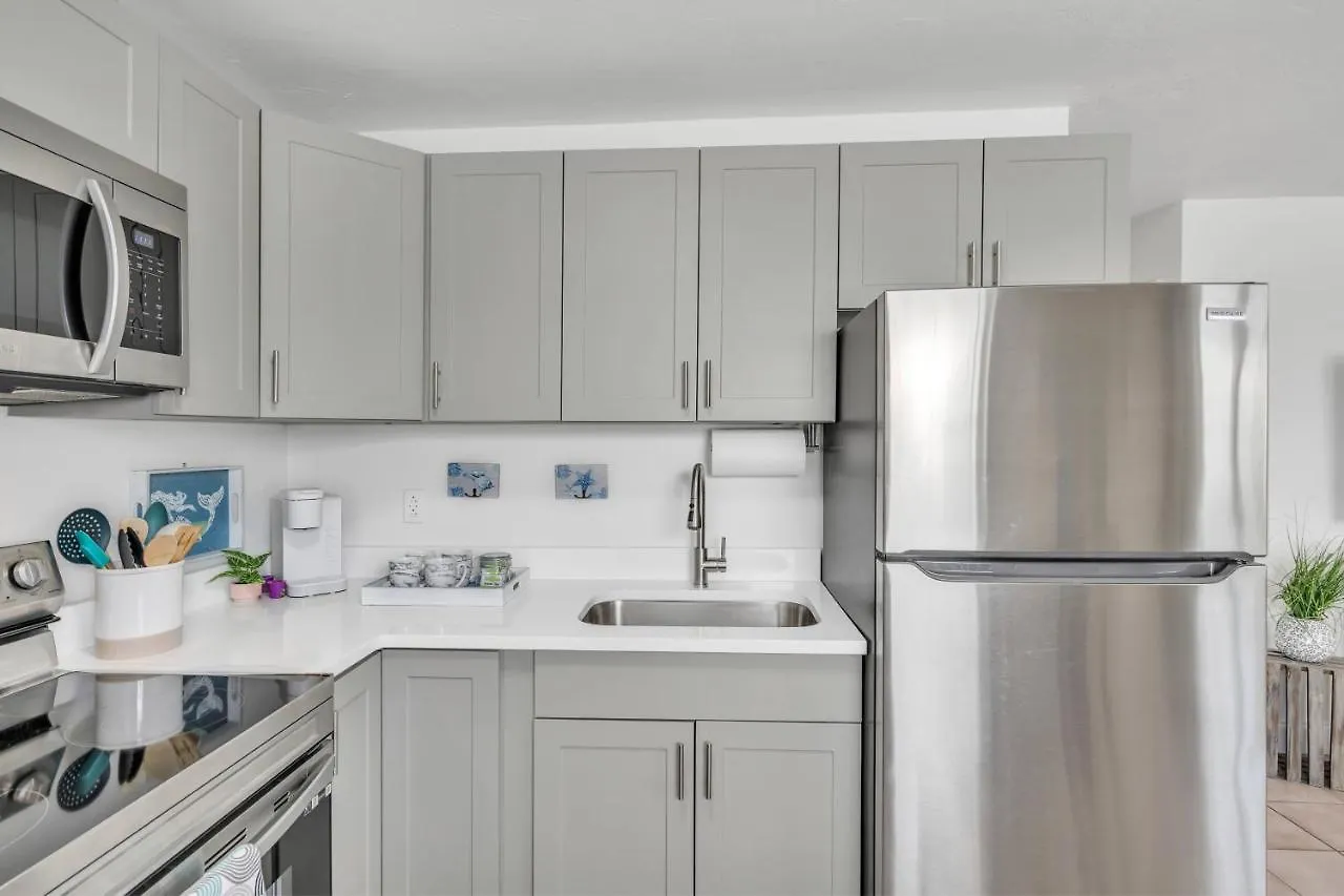 2bed 1bath Minutes To Downtown, Beaches, Restaurants, Theaters And Апартаменты *