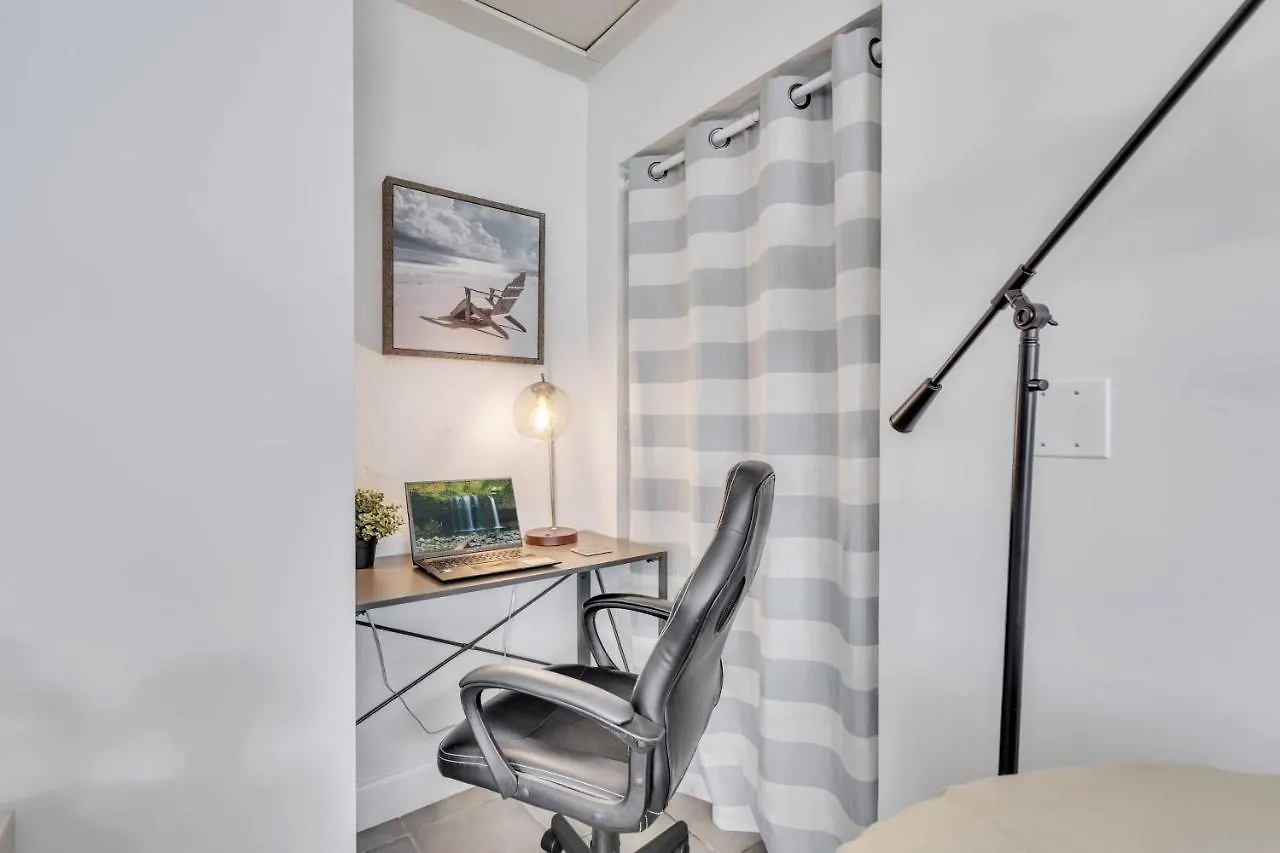 2bed 1bath Minutes To Downtown, Beaches, Restaurants, Theaters And * Сарасота
