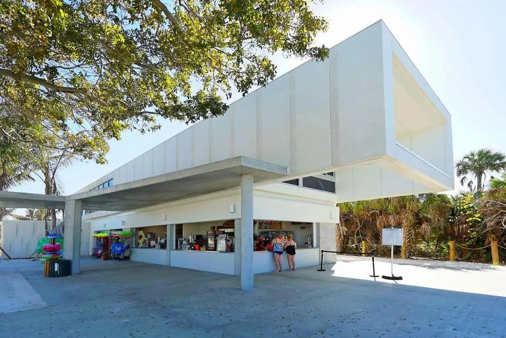 Apartment Close To Siesta Key, Shopping, Restaurants & More! *