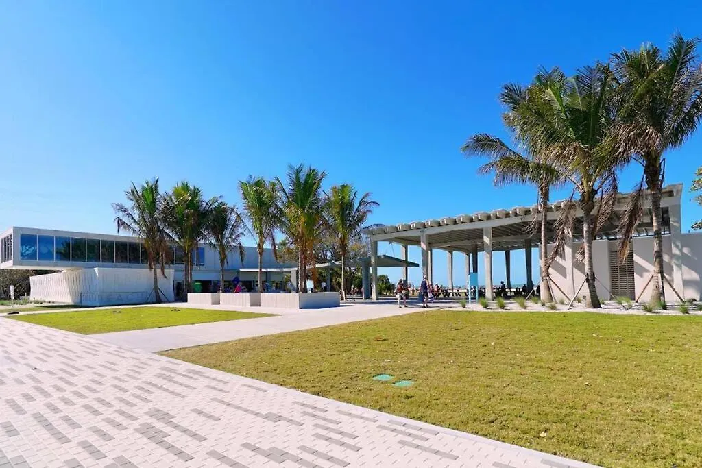Apartment Close To Siesta Key, Shopping, Restaurants & More!